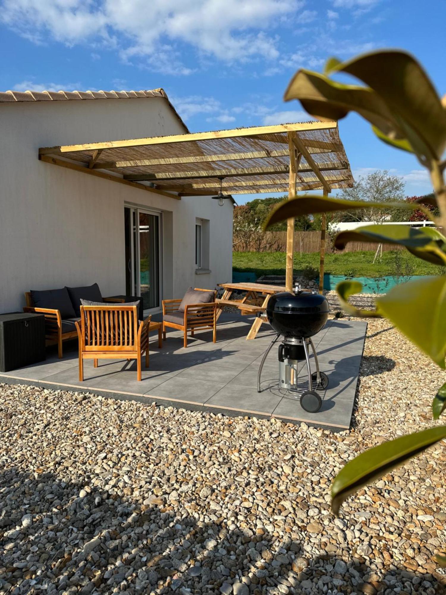 Maison Au Calme Pres Des Plages Poiroux Exterior foto